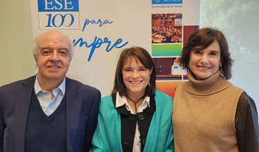 Charla alumni ahonda en “El Puente”: el documento que busca reimpulsar el crecimiento de Chile