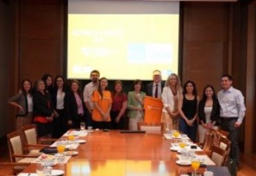 Desayuno reunió a becados MIM, relevando el impacto de la Beca Alumni Social