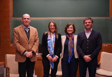 Egresados conversaron sobre el futuro profesional y la construcción de un Plan B en una actividad organizada por el Consejo Alumni