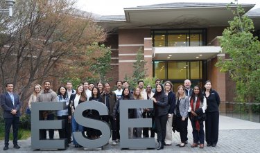 ESE recibió y participó junto a estudiantes y alumni de Stanford GSB analizando los desafíos del desarrollo sostenible de Chile